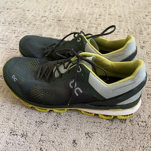 On Cloudsurfer - Running Shoe
